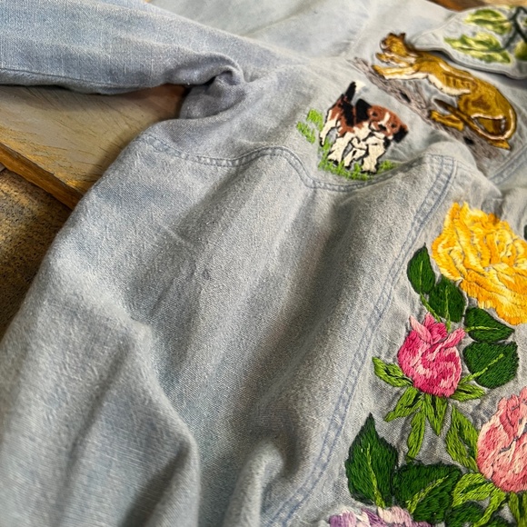 Western VNTG Denim Button Down Shirt | Embroidered Forest Animals | Small Medium - Picture 9 of 15